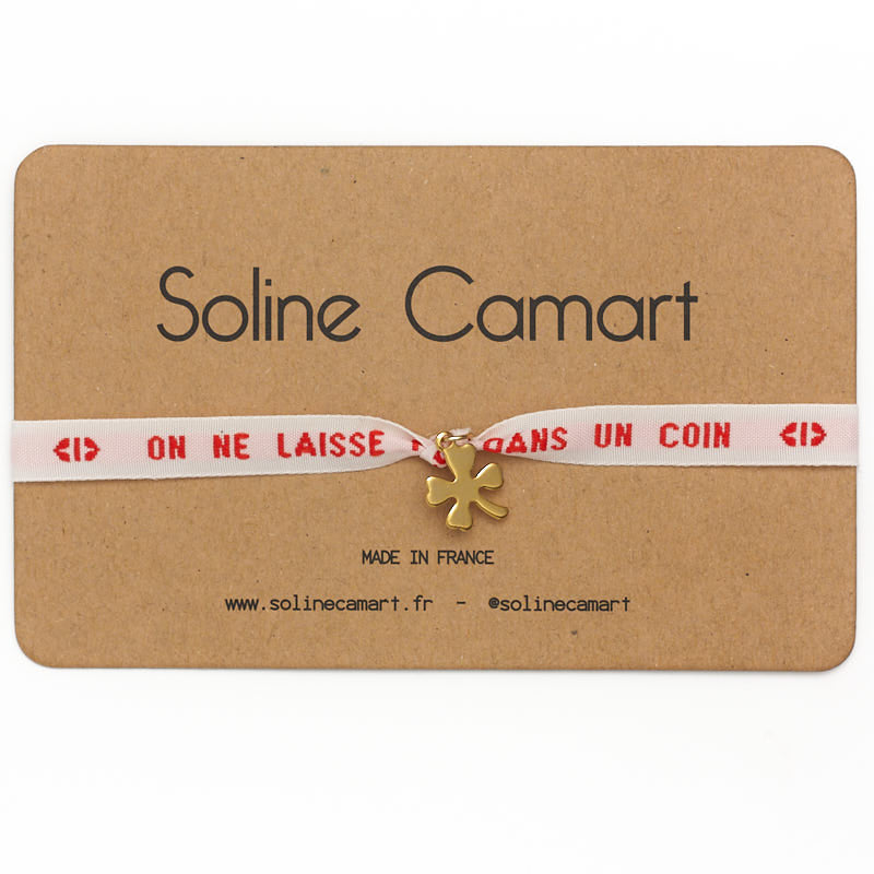 cadeau bebe dans un coin