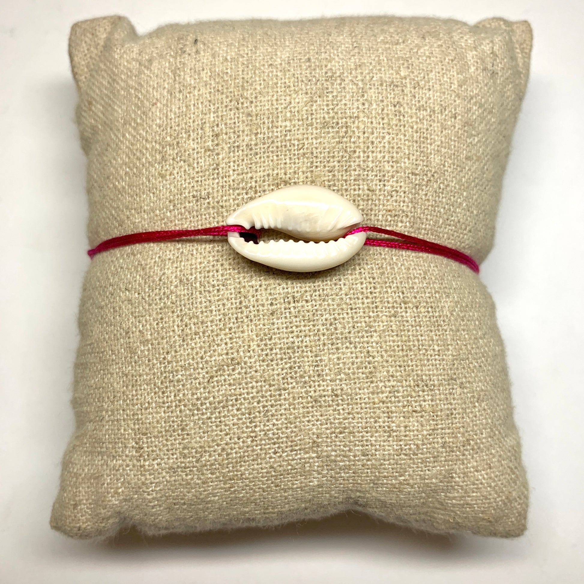natural cauri shell bracelet handcrafted in France