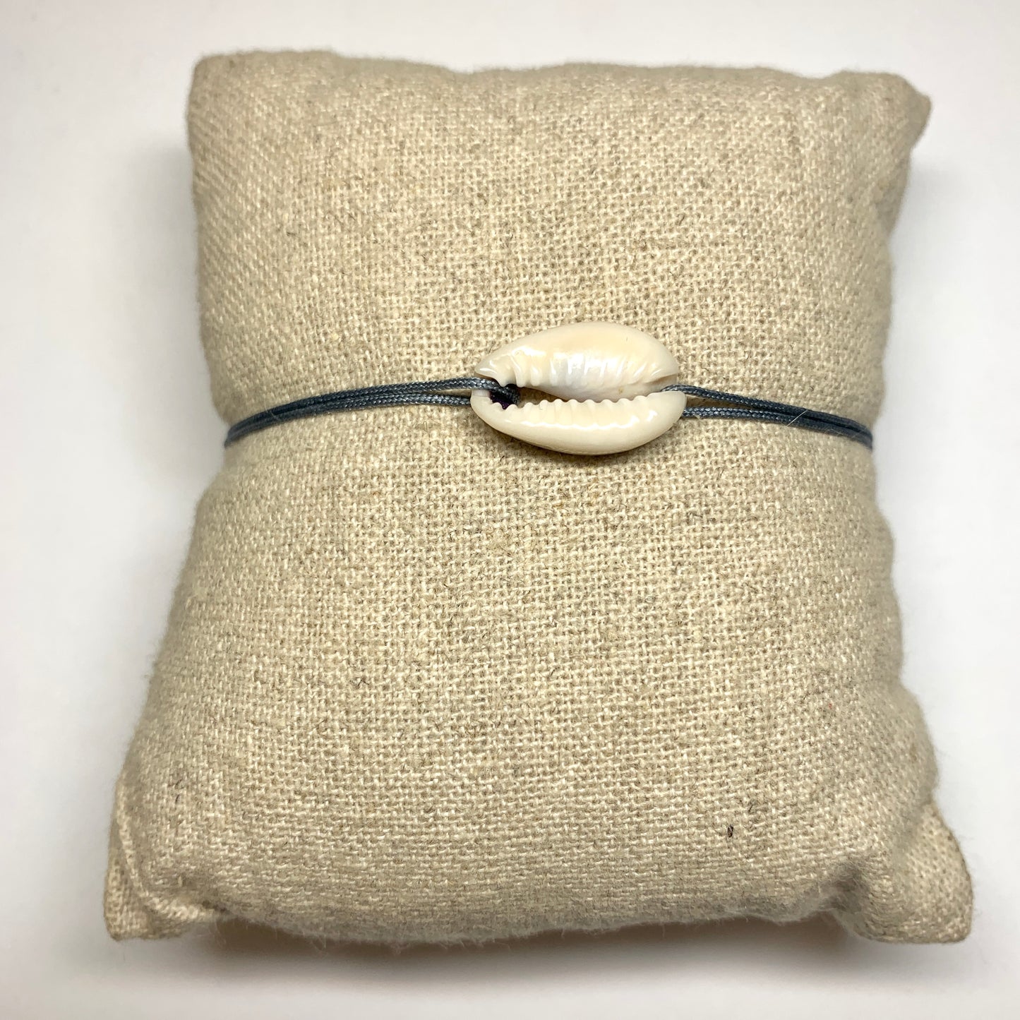 natural cauri shell bracelet handcrafted in France